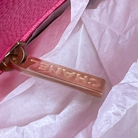 **SOLD** 22P Chanel Candy Pink Caviar SMALL Melody Crossbody Bag Gold Hardware - Picture 10 of 10